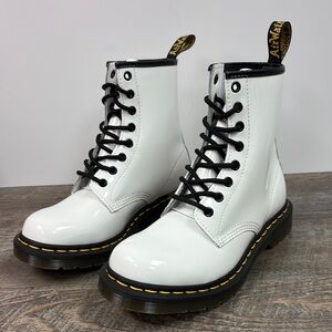 NEW Dr. Martens 1460 8-Eye Leather Boot White Patent Lamper Size 8